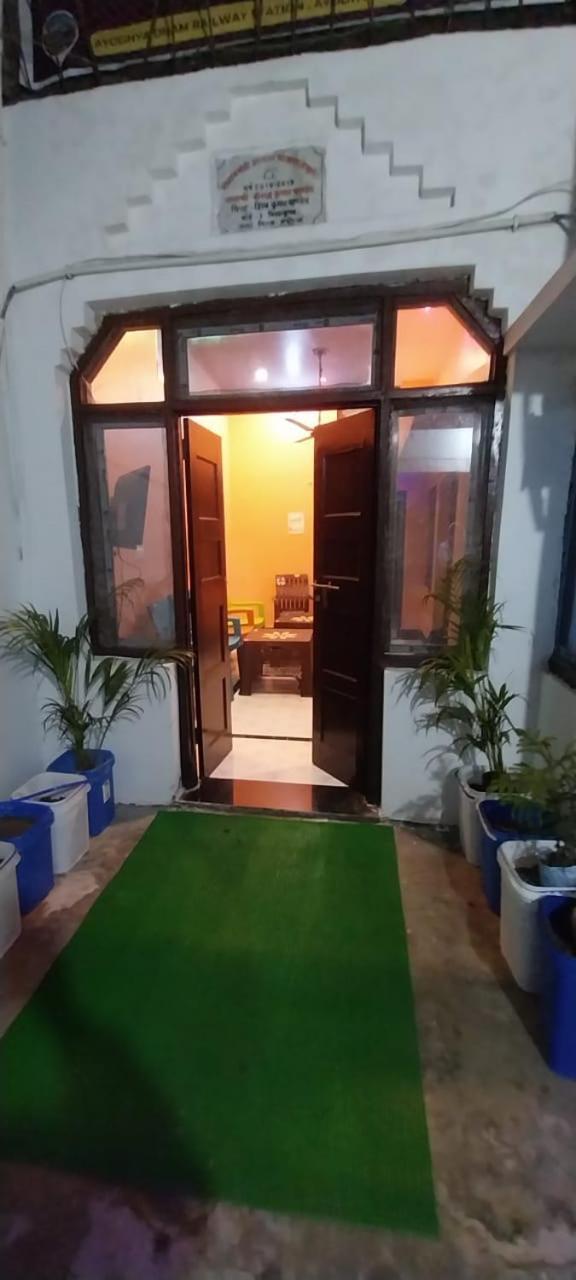 Hotel Aadi Shakti Bhawan Ayodhya Exterior foto